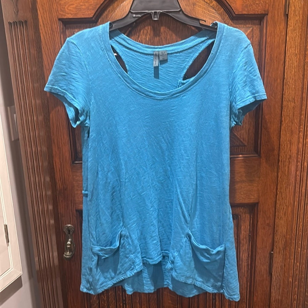 Left of Center for Anthropologie Flowy Tee with Pockets Size Extra Small